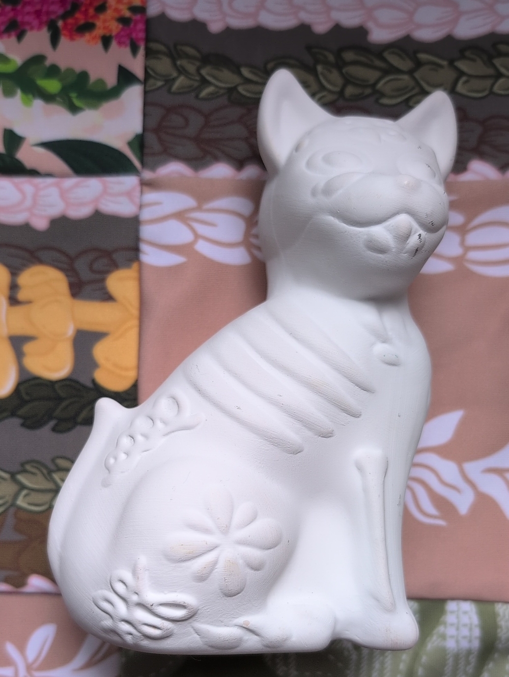 White DIY Ceramic Cat & Dog Figurine Set Halloween 🎃 Decor - Picture 4 of 12